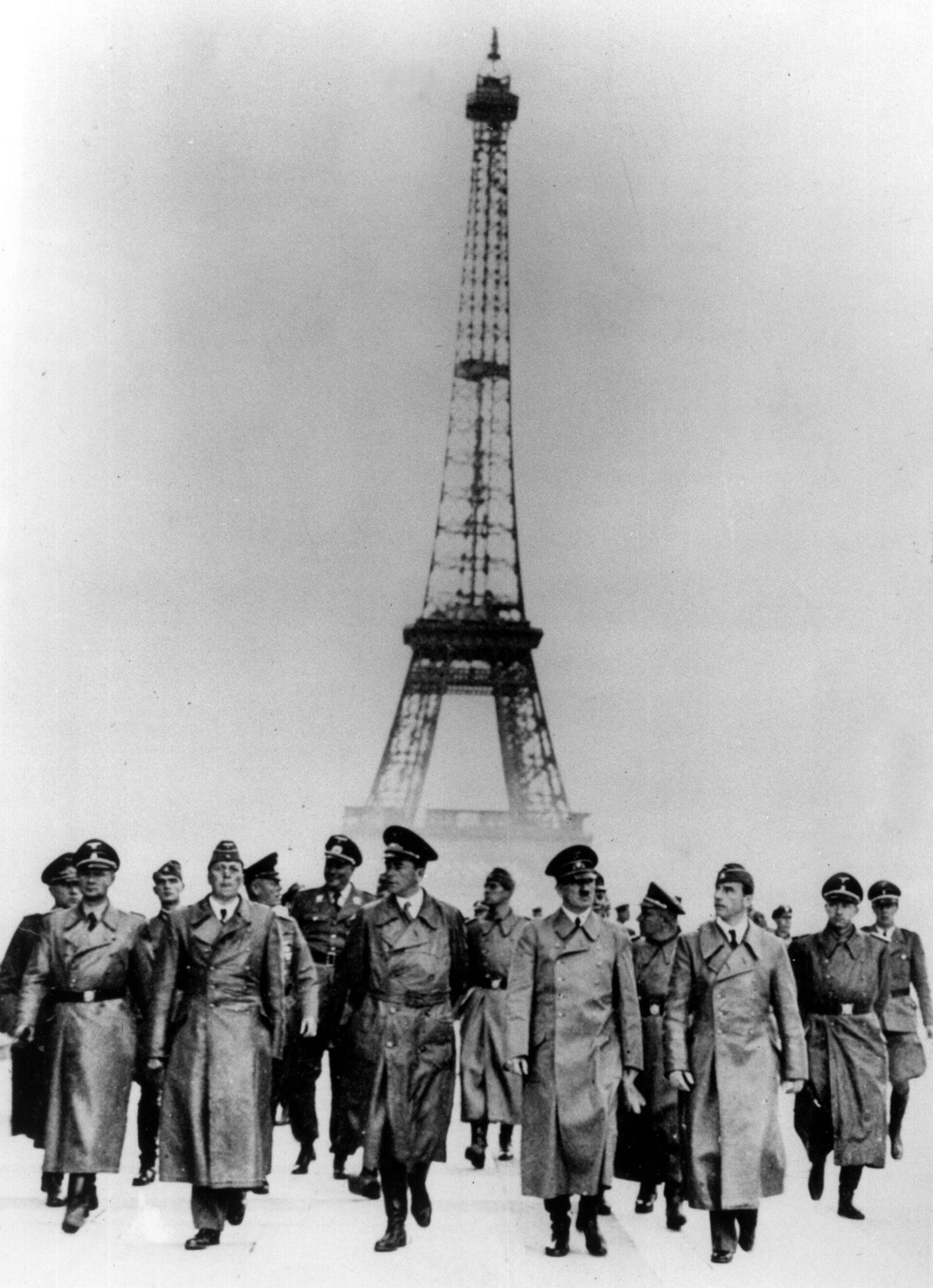 Адольф Гитлер в Париже в 1940 году - ИноСМИ, 1920, 25.01.2021