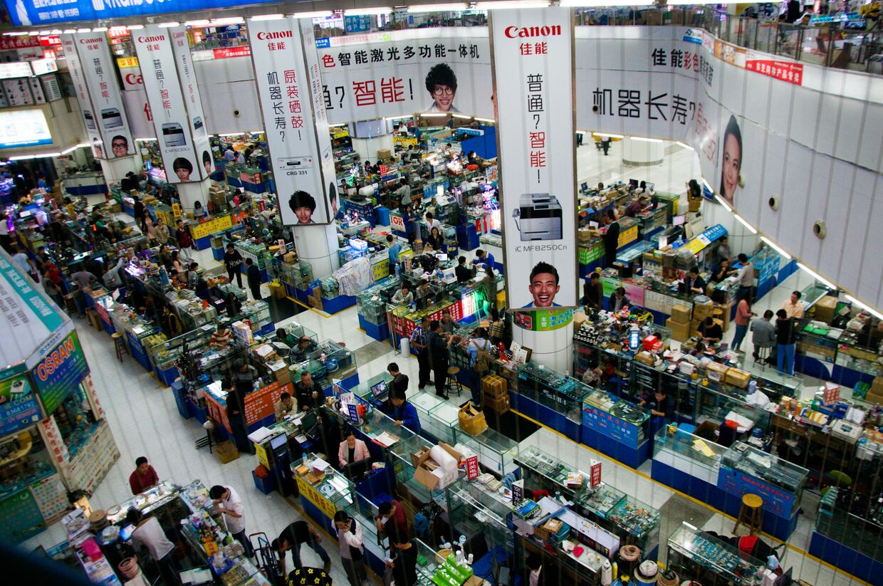 Рынки электроники Хуачанбей в городе Шэньчжэнь, Китай