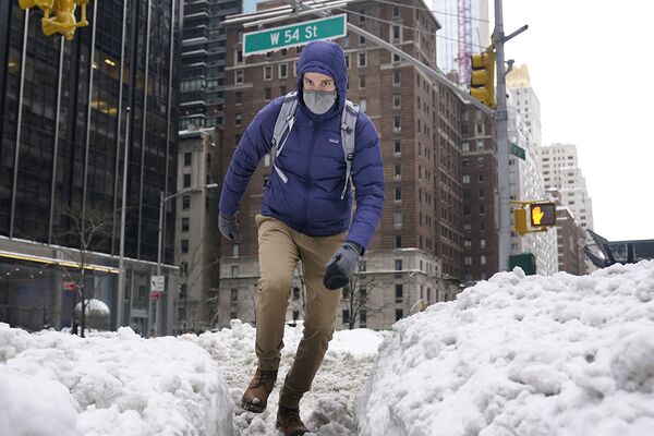 Последствия снегопада в Нью-Йорке