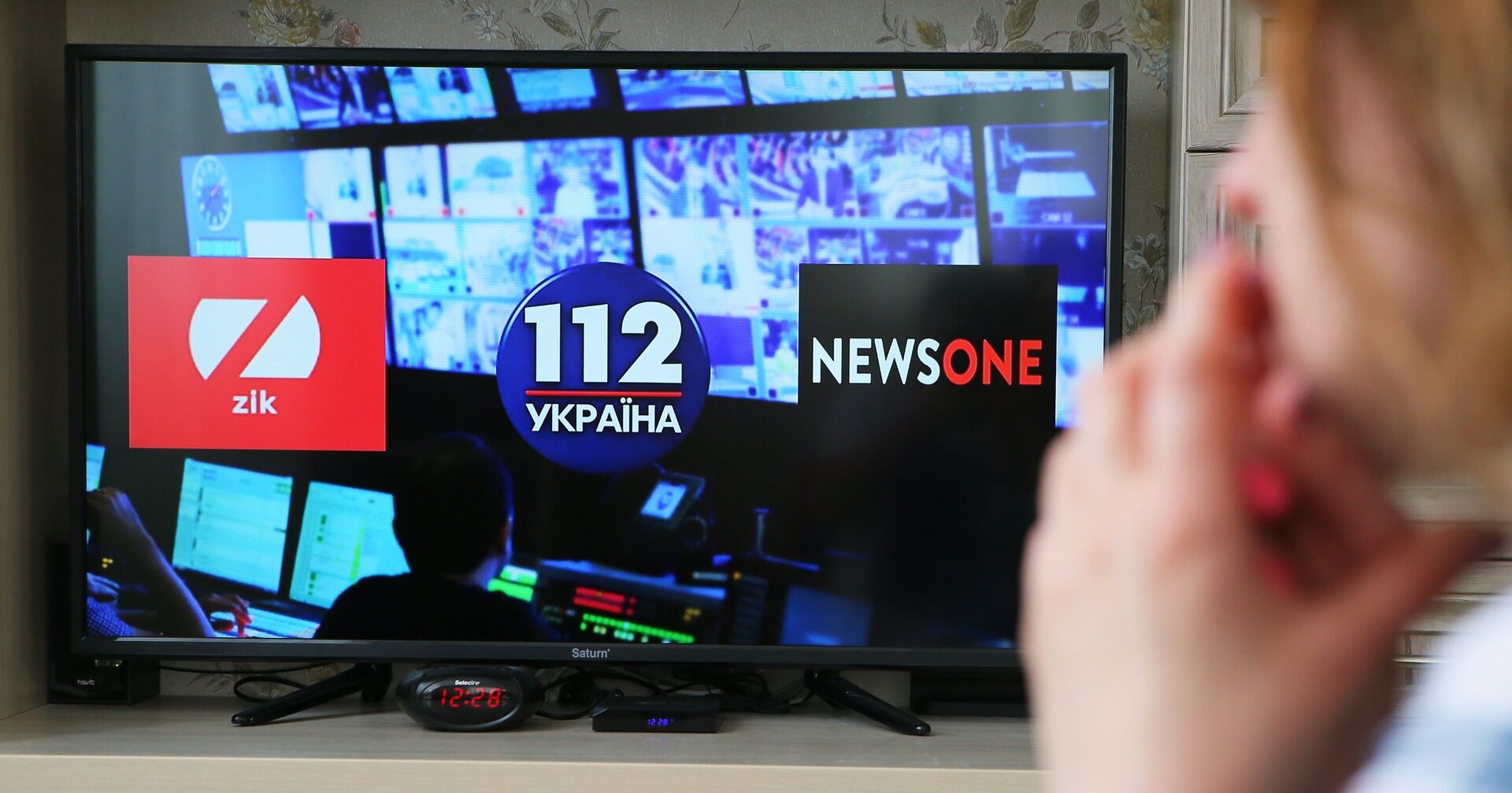 На Украине введены санкции против трех телеканалов - ИноСМИ, 1920, 26.03.2021