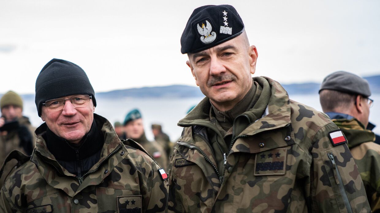 Начальник Генерального штаба Польшы генерал Раймунд Анджейчак во время военных учений НАТО
