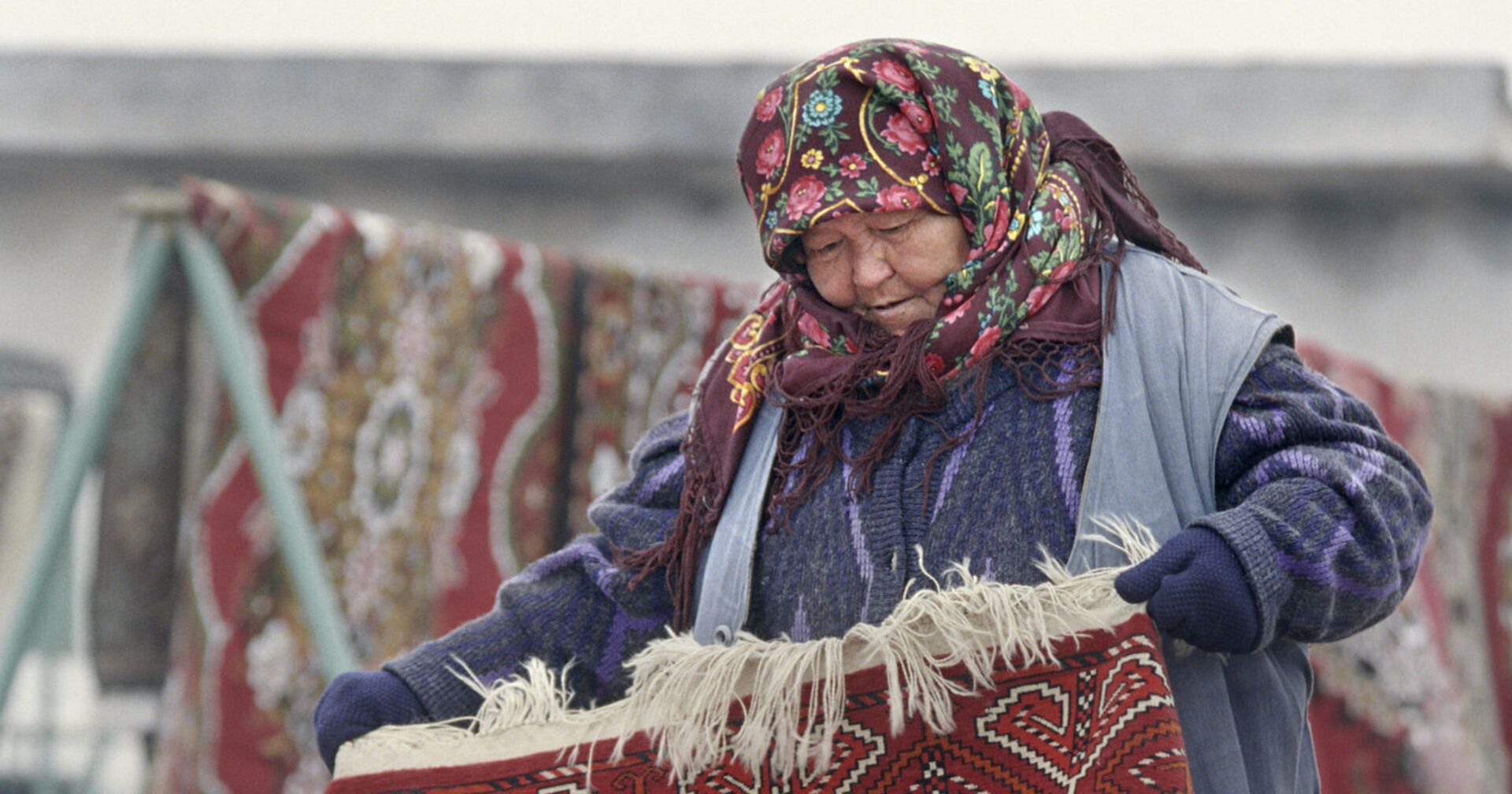 Продавец ковров в Туркменистане - ИноСМИ, 1920, 07.02.2021
