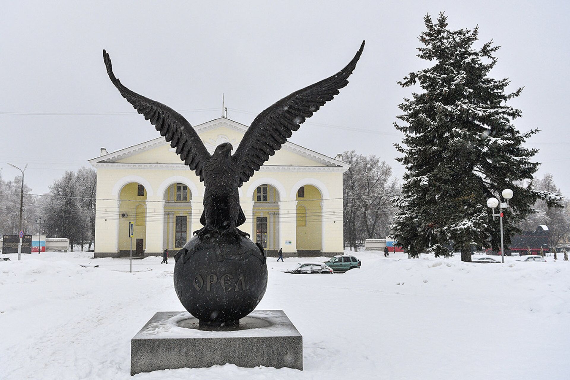 Жители некогда промышленного города Орла говорят, что они устали от  снижения уровня жизни и ветшающей инфраструктуры.