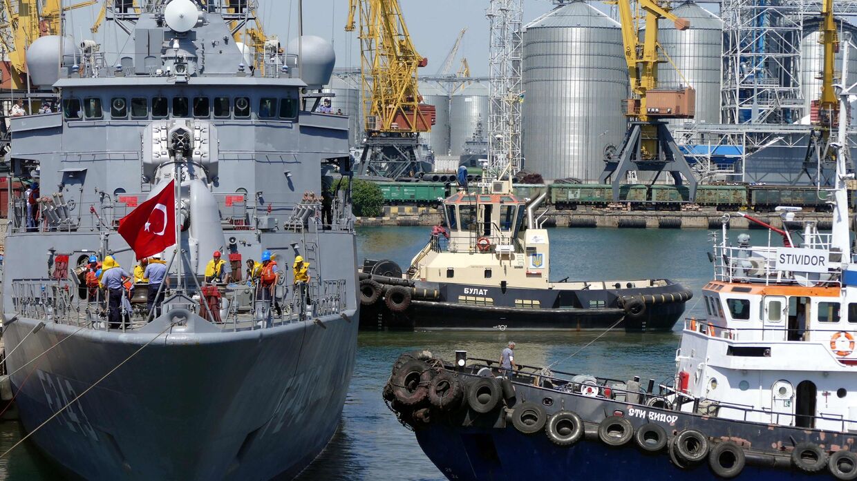 Эскадра НАТО в составе пяти кораблей зашла в Одессу. Фрегат «Йлдирим» ВМС Турции