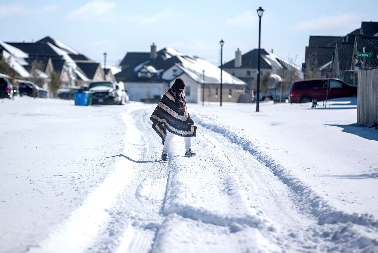 Последствия снегопада в Пфлагервилле, Техас