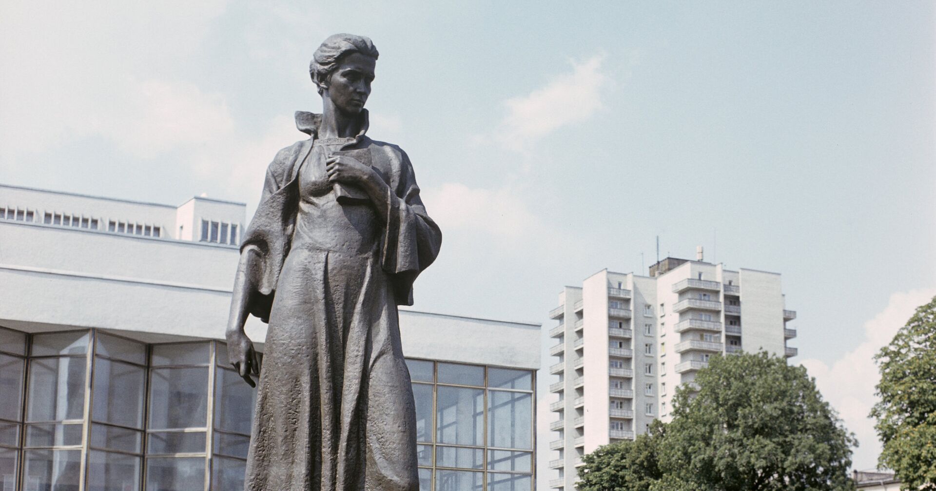Памятник Лесе Украинке - ИноСМИ, 1920, 25.02.2021