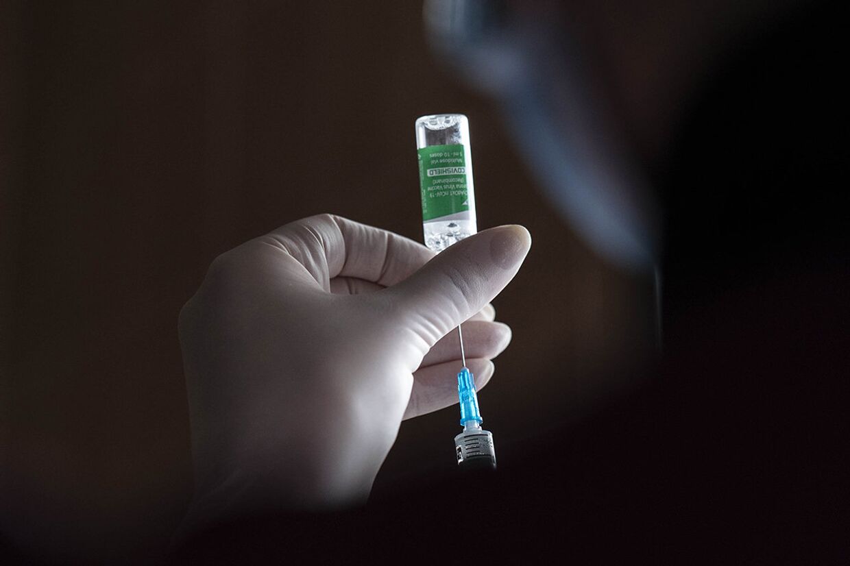 Вакцинация от коронавируса на военной базе в Краматорске, Украина