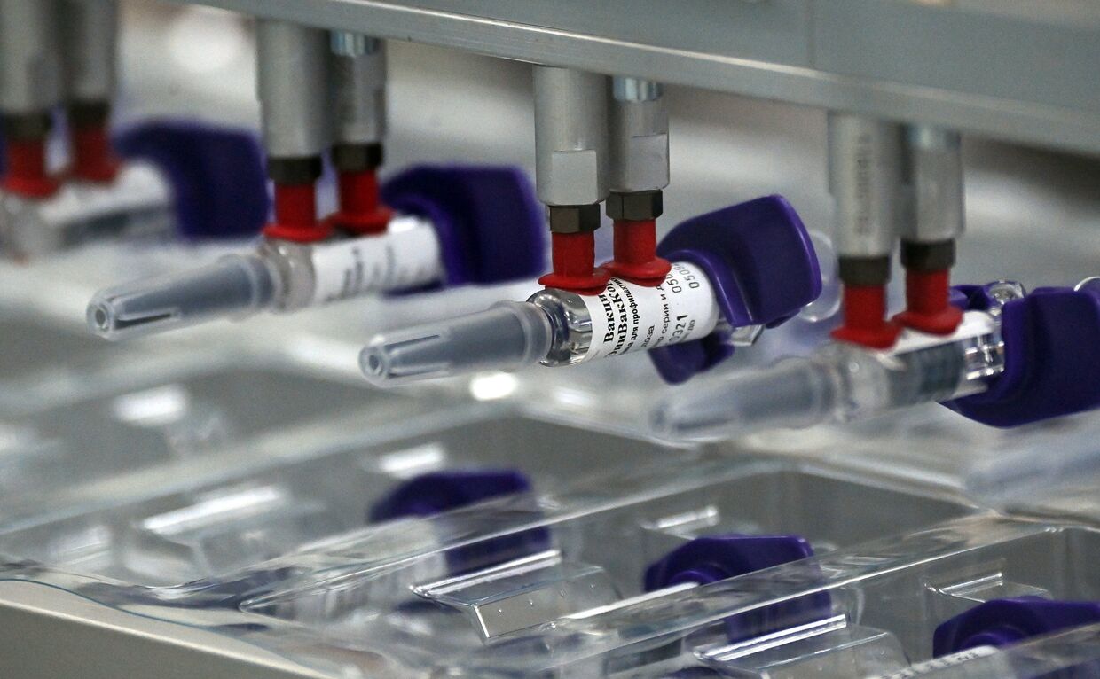 Линия розлива инъекционных препаратов шприц-доза вакцины ЭпиВакКорона