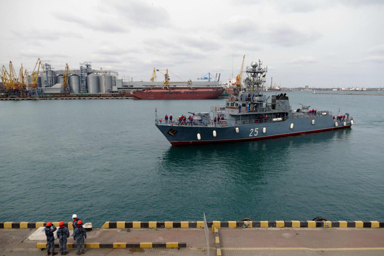 В порт Одессы вошли военные корабли НАТО