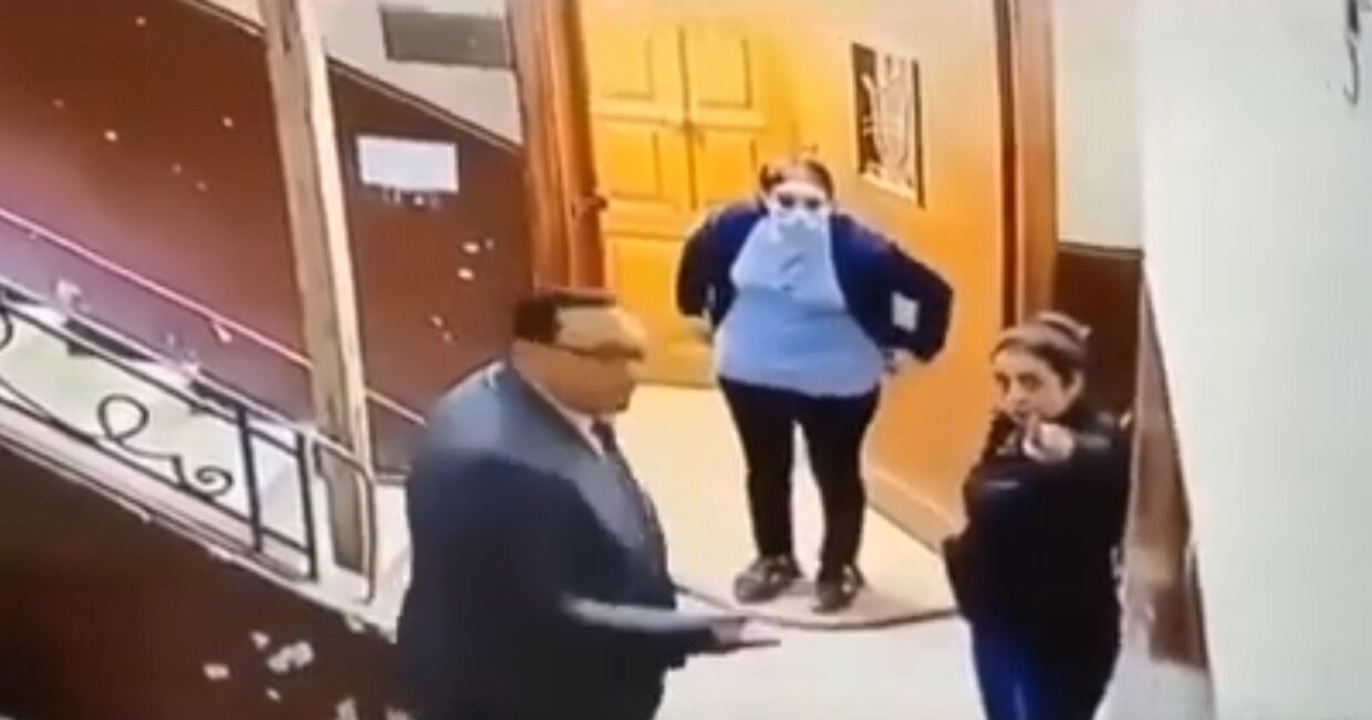 Момент сексуального домогательства, попавший на видео в Египте