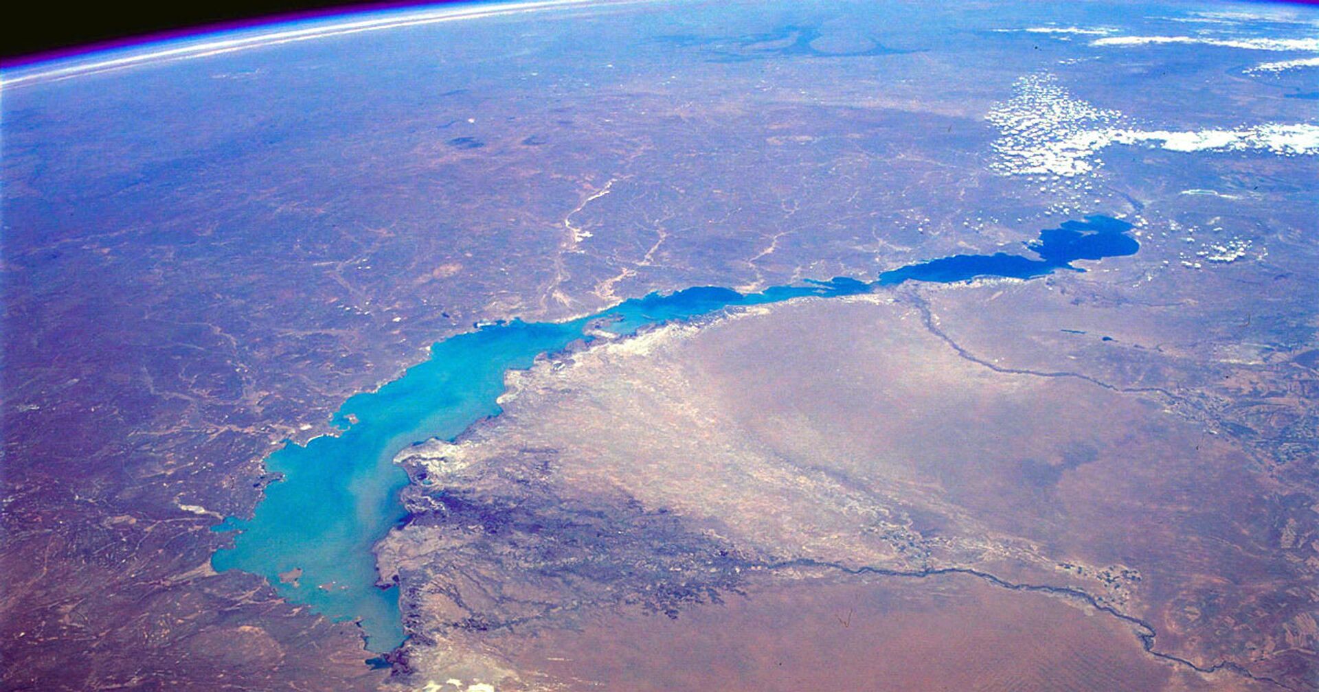 Вид на озеро Балхаш в Казахстане из космоса - ИноСМИ, 1920, 19.03.2021