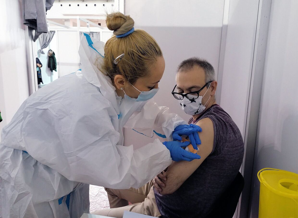 Вакцинация российским препаратом Спутник V в Сербии