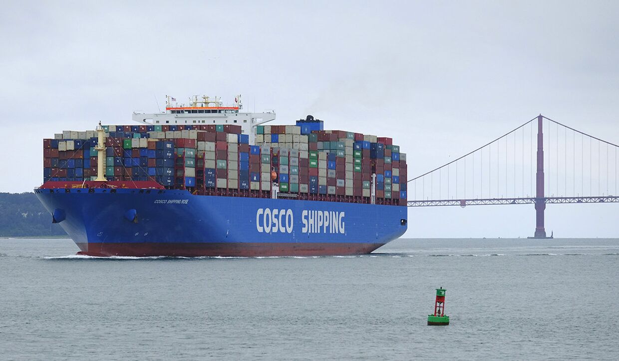 Контейнеровоз Cosco Shipping в Сан-Франциско