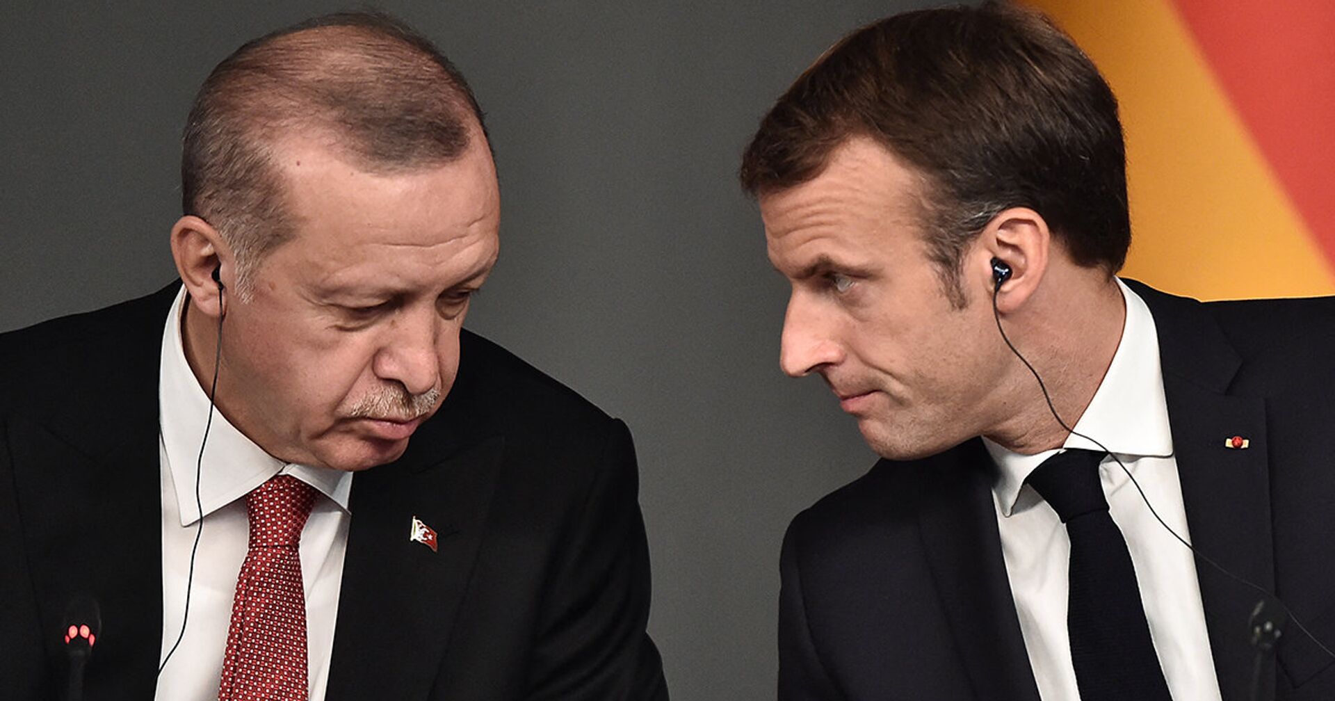 Президент Турции Реджеп Тайип Эрдоган и президент Франции Эммануэль Макрон - ИноСМИ, 1920, 06.04.2021