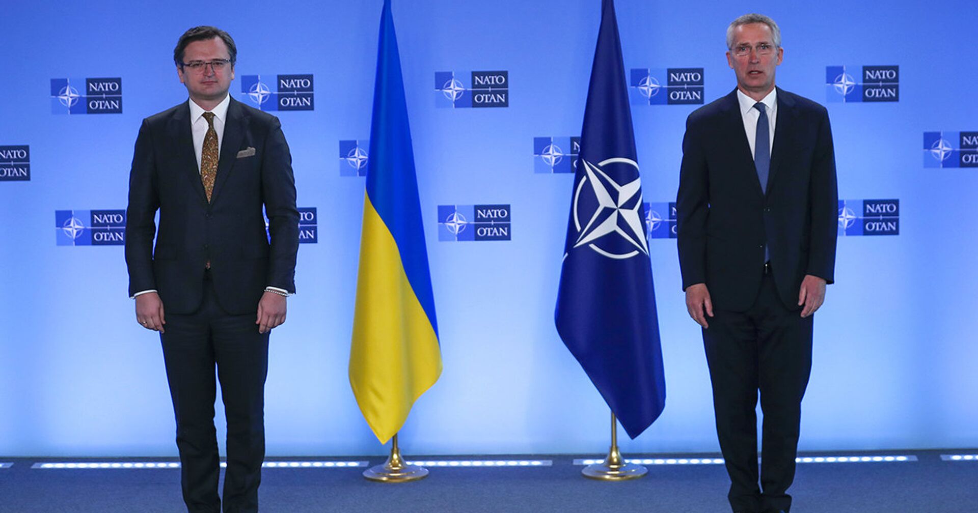Генеральный секретарь НАТО Йенс Столтенберг и министр иностранных дел Украины Дмитрий Кулеба в штаб-квартире НАТО в Брюсселе - ИноСМИ, 1920, 28.05.2021