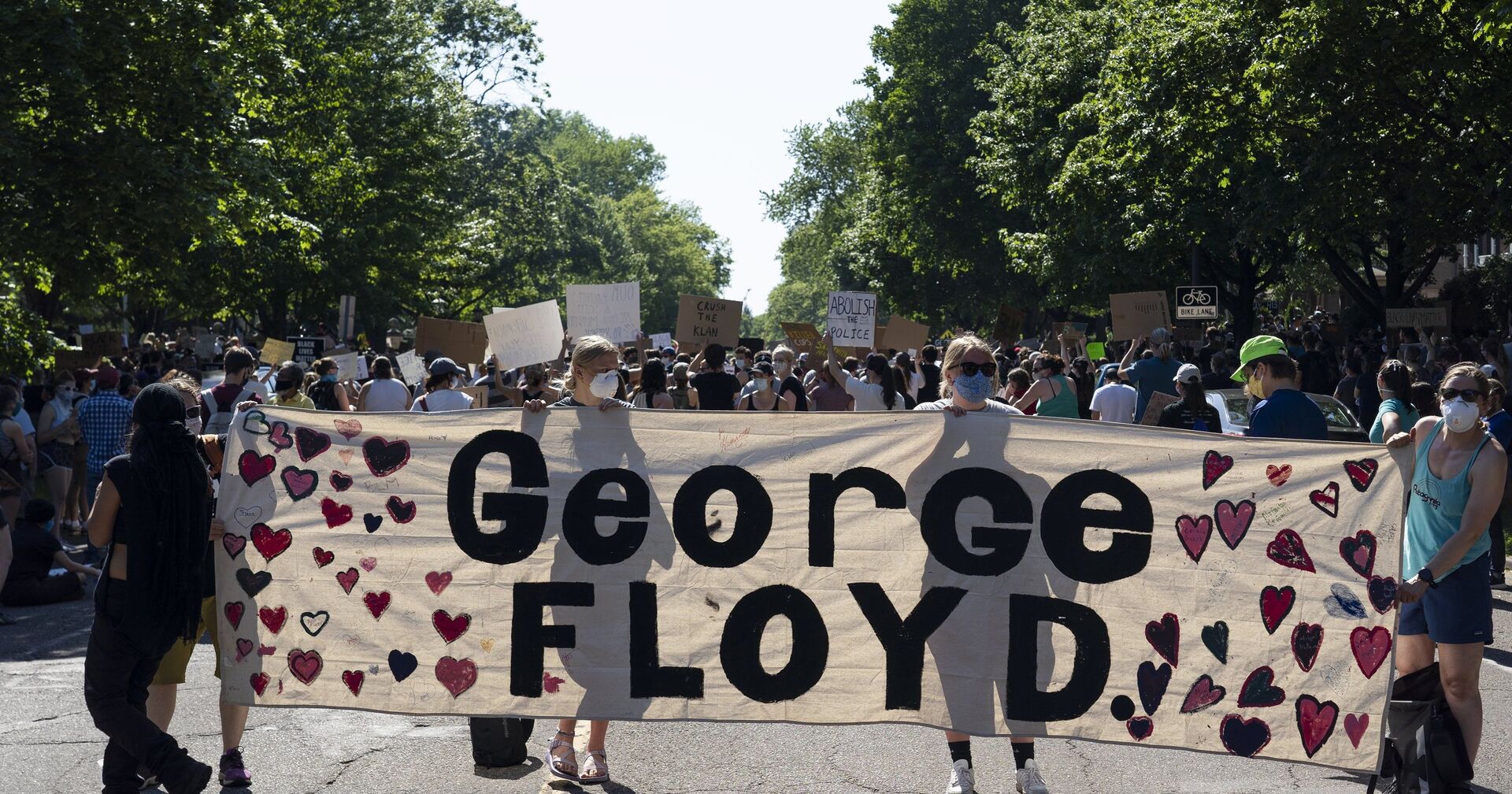 Протесты в США в связи со смертью при задержании полицией афроамериканца Джорджа Флойда в Миннеаполисе - ИноСМИ, 1920, 21.04.2021