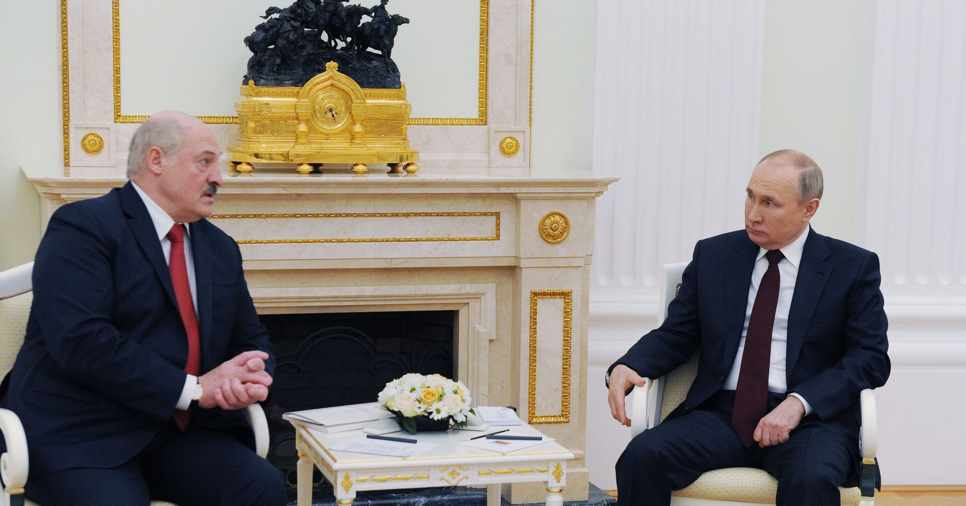 Президент РФ В. Путин встретился с президентом Белоруссии А. Лукашенко - ИноСМИ, 1920, 26.04.2021