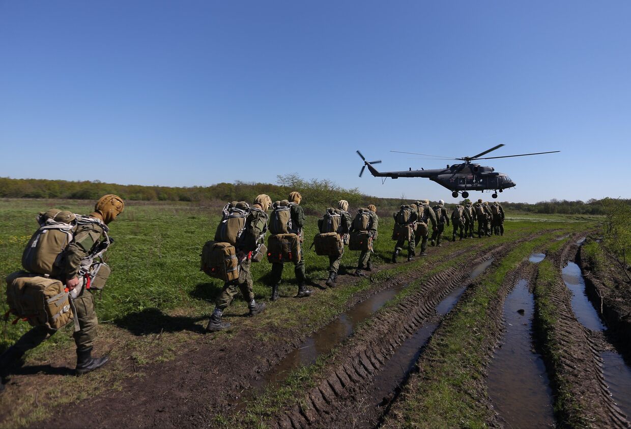 Отработка десантирования с вертолетов Ми-8АМТШ Терминатор в Краснодарском крае