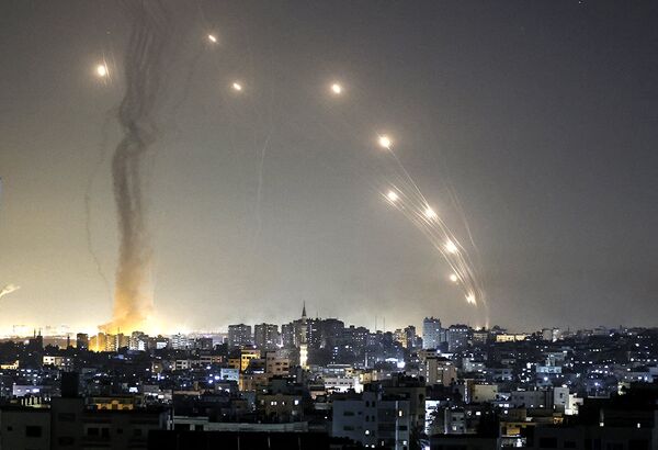 Запуск ракет из города Газы в сторону Израиля