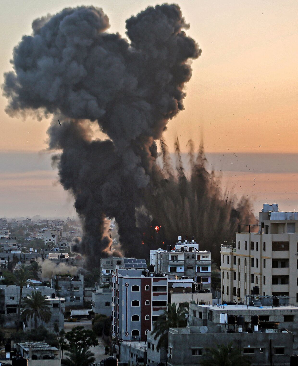 Последствия израильских авиаударов по Хан-Юнису в секторе Газа