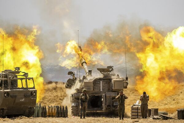 Израильская артиллерия ведет огонь по целям в секторе Газа