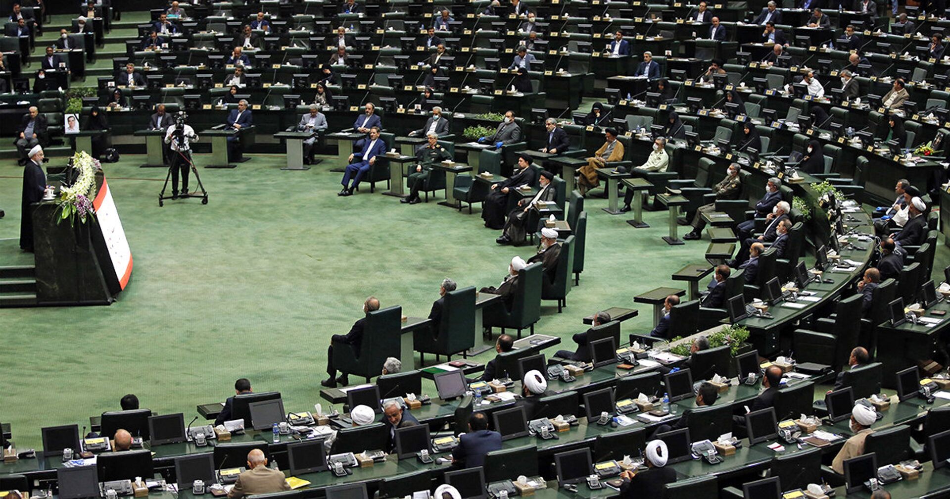 Президент Ирана Хасан Рухани выступает в парламенте в Тегеране - ИноСМИ, 1920, 20.05.2021