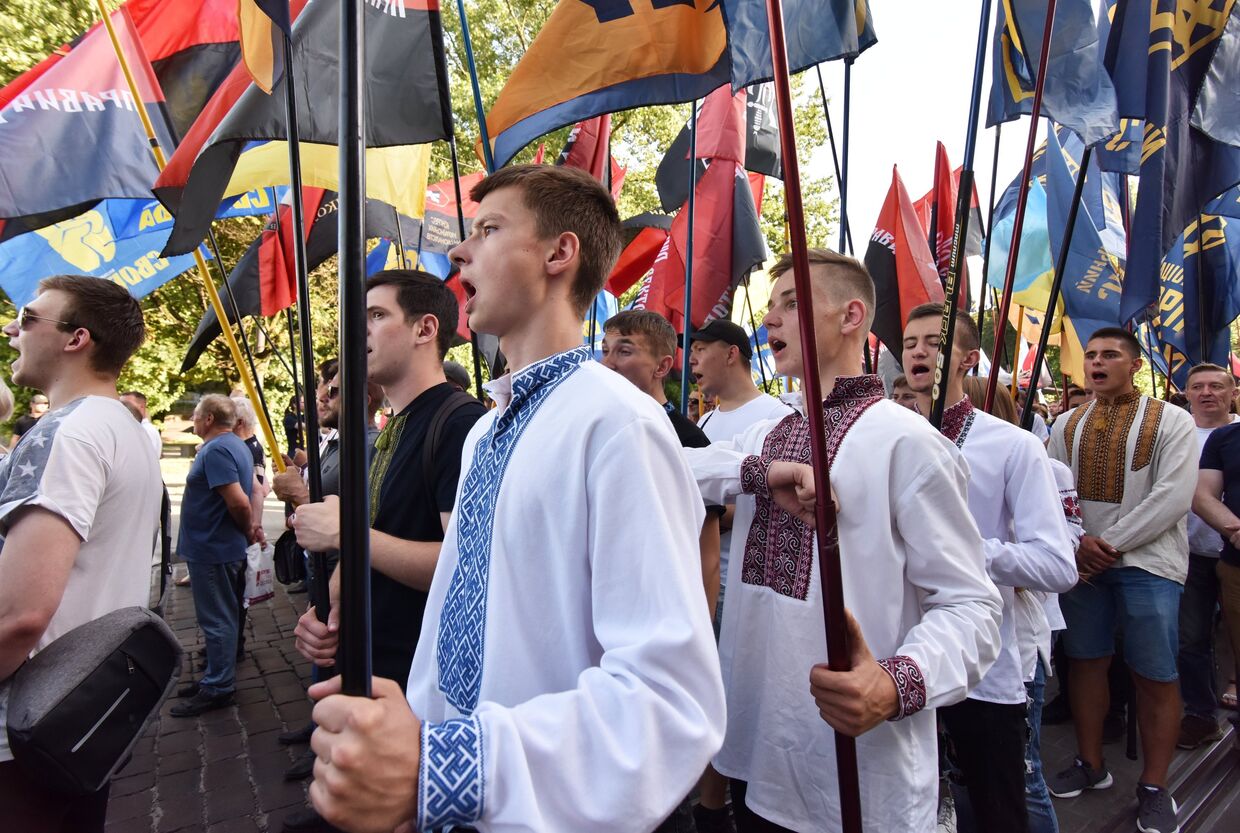 Марш в вышиванках во Львове