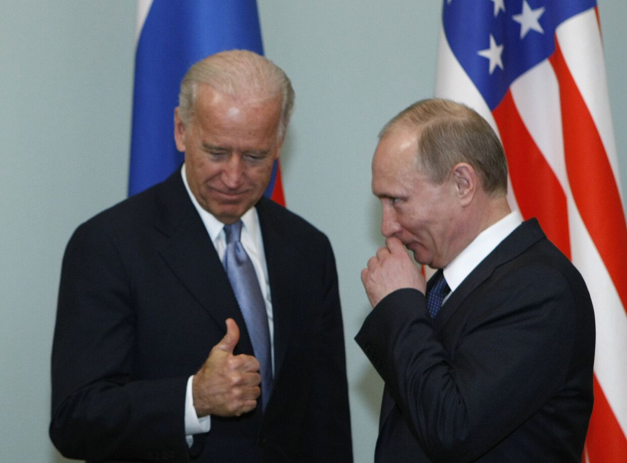 Встреча Джо Байдена в должности вице-президента и Владимира Путина в должности премьер-министра