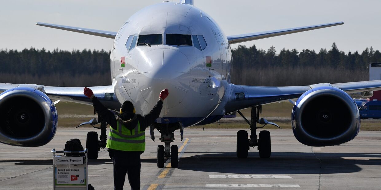 Самолет Boeing 737-500 белорусской авиакомпании Белавиа