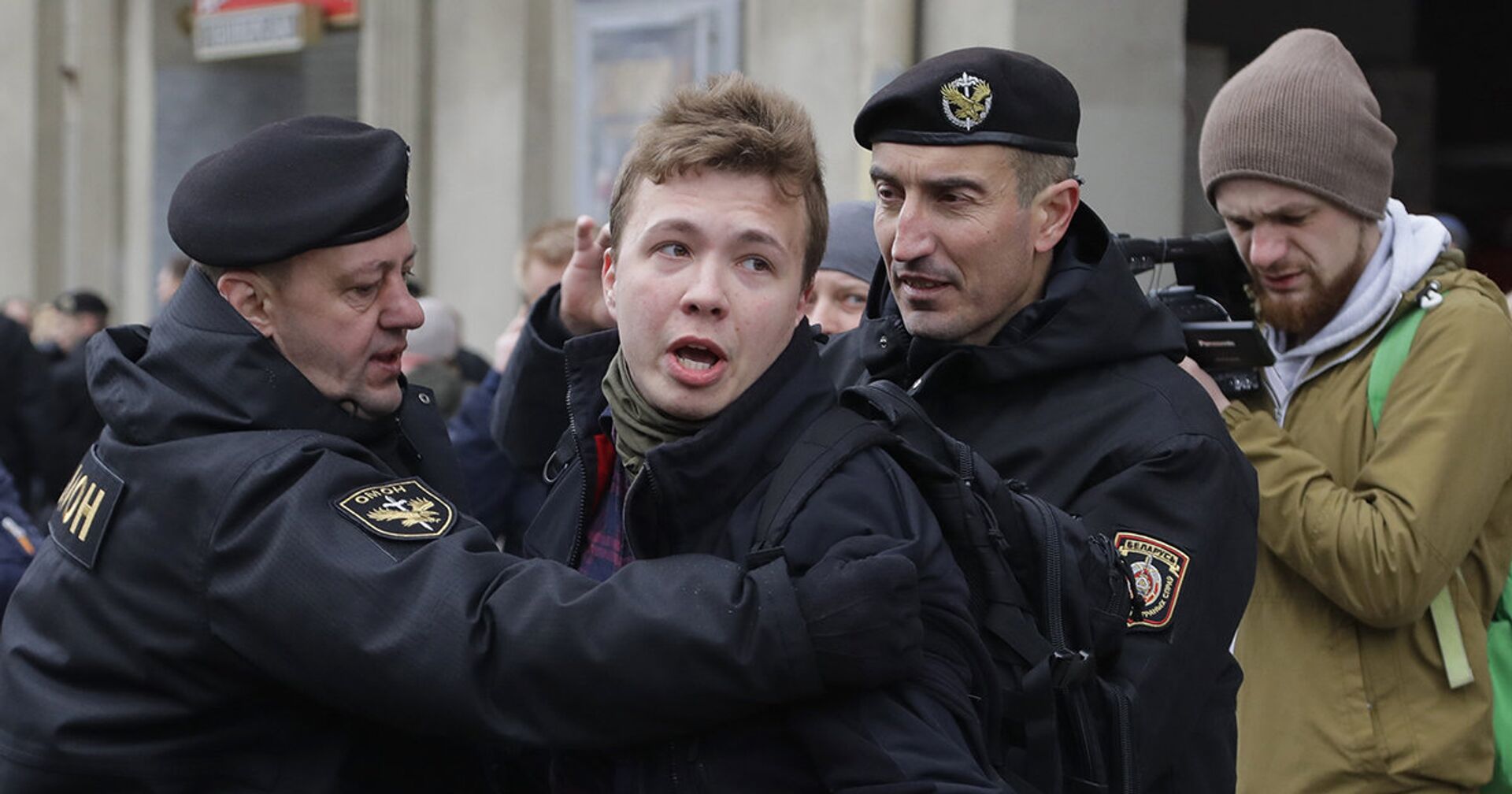 Белорусская полиция задерживает журналиста Романа Пратасевича в Минске - ИноСМИ, 1920, 01.06.2021