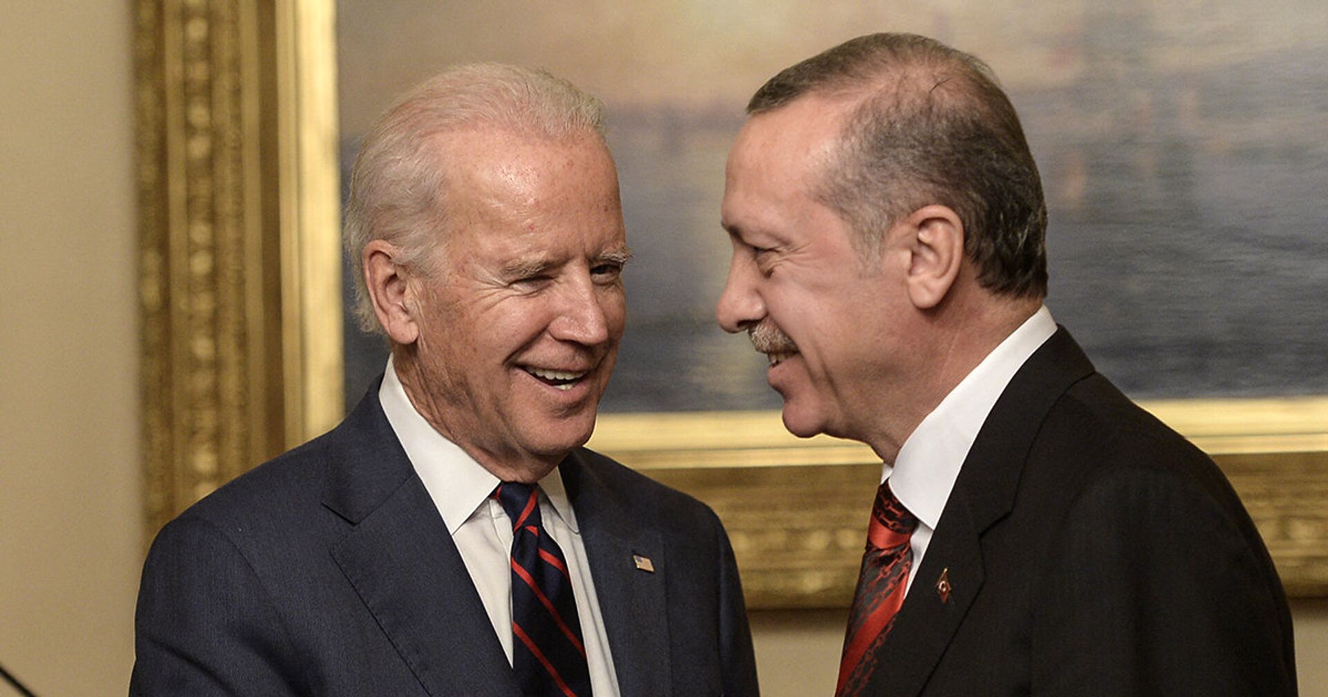 Вице-президент США Джо Байден и президент Турции Реджеп Эрдоган в Стамбуле, 2014 год - ИноСМИ, 1920, 31.05.2021