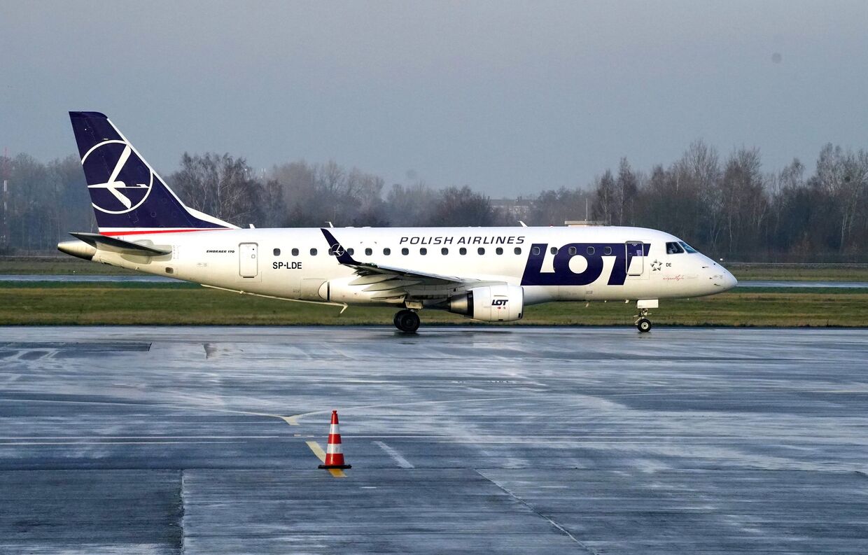 Самолет авиакомпании Polish Airlines (LOT)