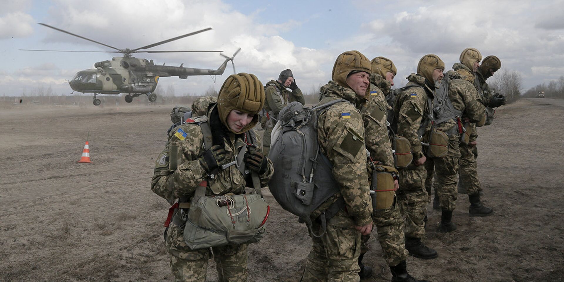 Украинцы Стоят На Коленях Перед Американцами Фото
