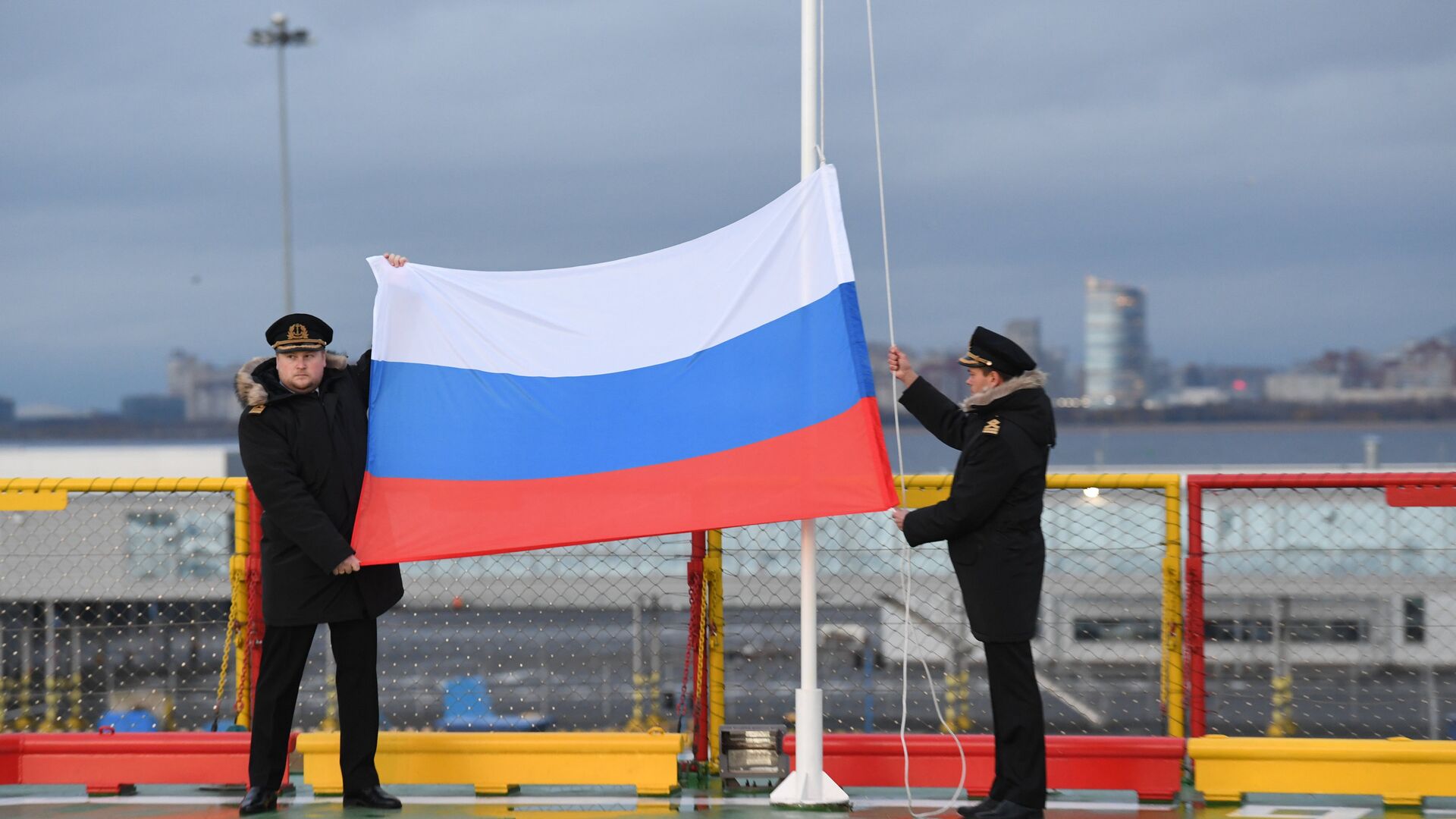 Церемония поднятия флага на новом ледоколе Виктор Черномырдин - ИноСМИ, 1920, 11.09.2021