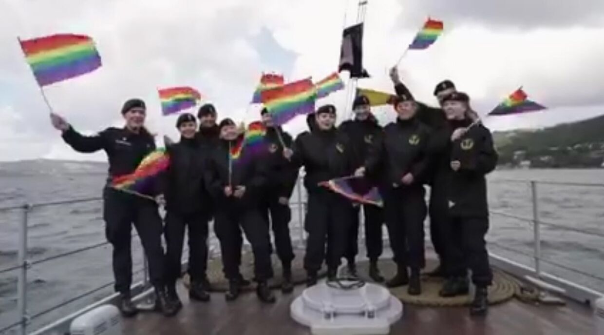 Норвежский флот принял участие в гей-параде