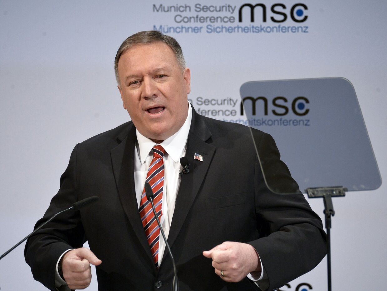 Госсекретарь США Майк Помпео выступает на Мюнхенской конференции по безопасности в 2020 году