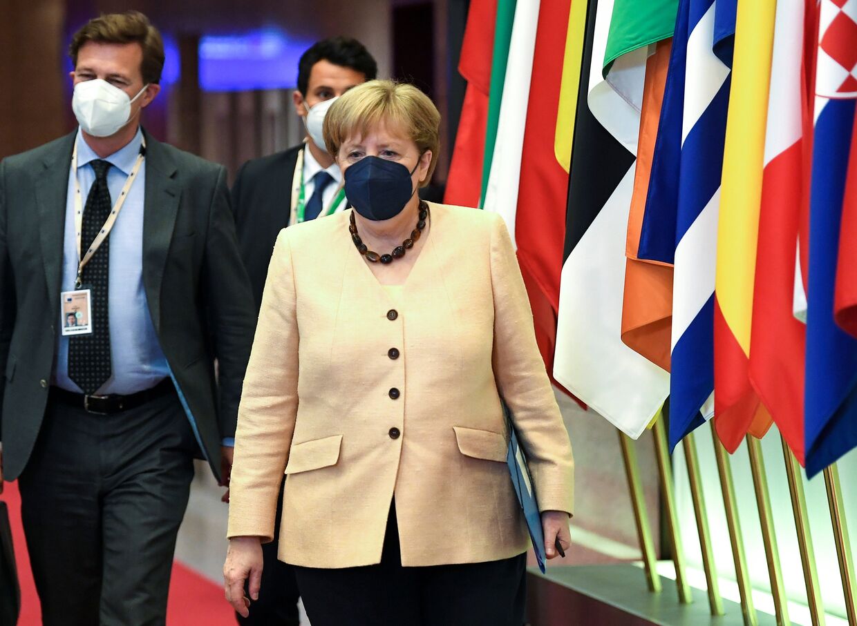 Канцлер Германии Ангела Меркель во второй день саммита ЕС