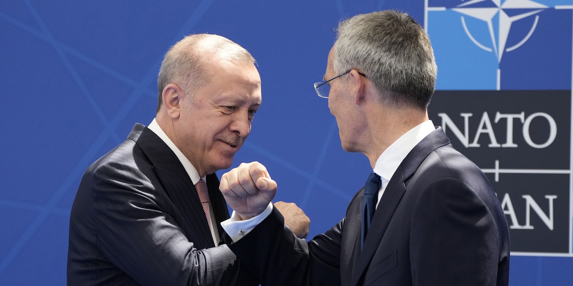 Президент Турции Реджеп Тайип Эрдоган и генеральный секретарь НАТО Йенс Столтенберг - ИноСМИ, 1920, 18.05.2022