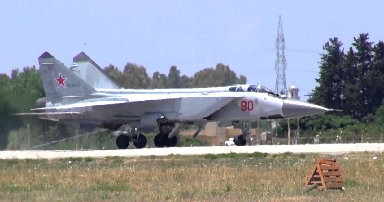 Переброска в Сирию российских истребителей с ракетами Кинжал