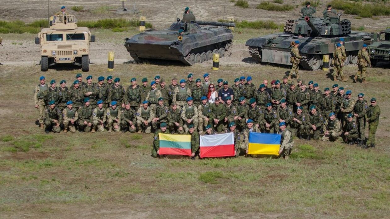 Бойцы литовско-польско-украинской бригады на церемонии открытия учений «Анаконда-2016»