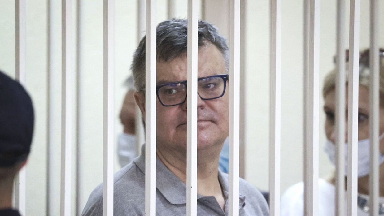 Бывший глава Белгазпромбанка Виктор Бабарико в зале суда в Минске