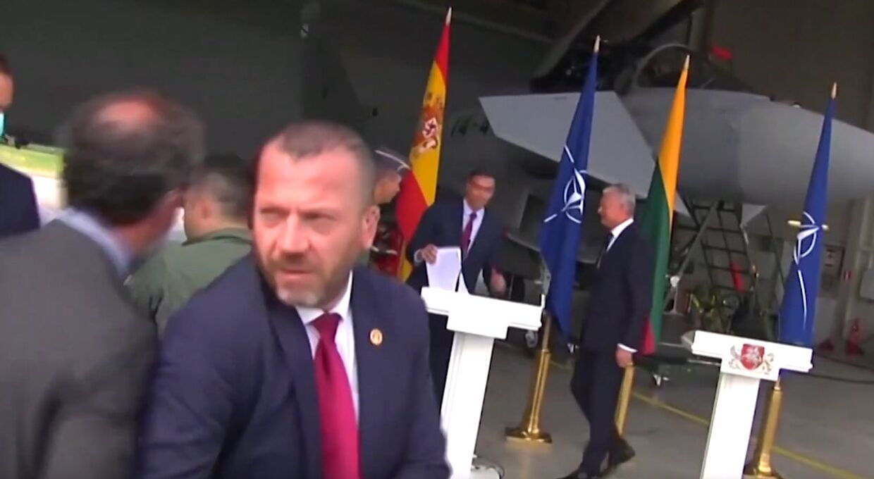 Испанский премьер испугался российского вторжения