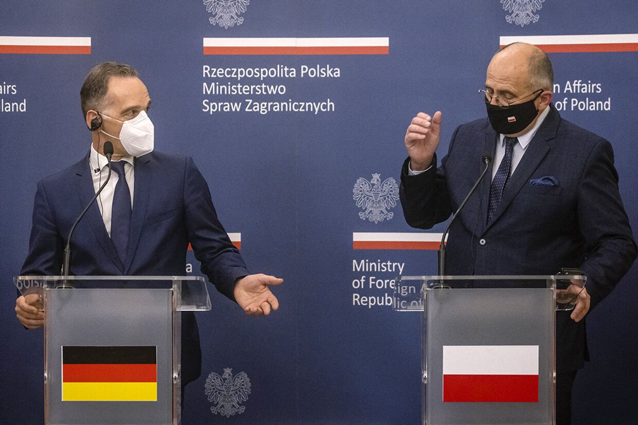 Министр иностранных дел Германии Хайко Маас и министр иностранных дел Польши Збигнев Рау во время встречи в Варшаве