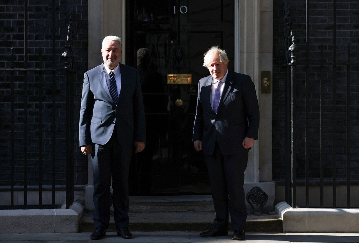 Премьер-министр Великобритании Борис Джонсон и премьер-министр Черногории Здравко Кривокапич