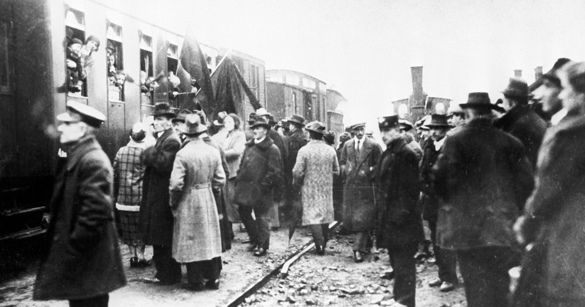Отъезд группы чехословацких рабочих - членов Интерхелпо - в Советский Союз - ИноСМИ, 1920, 17.07.2021
