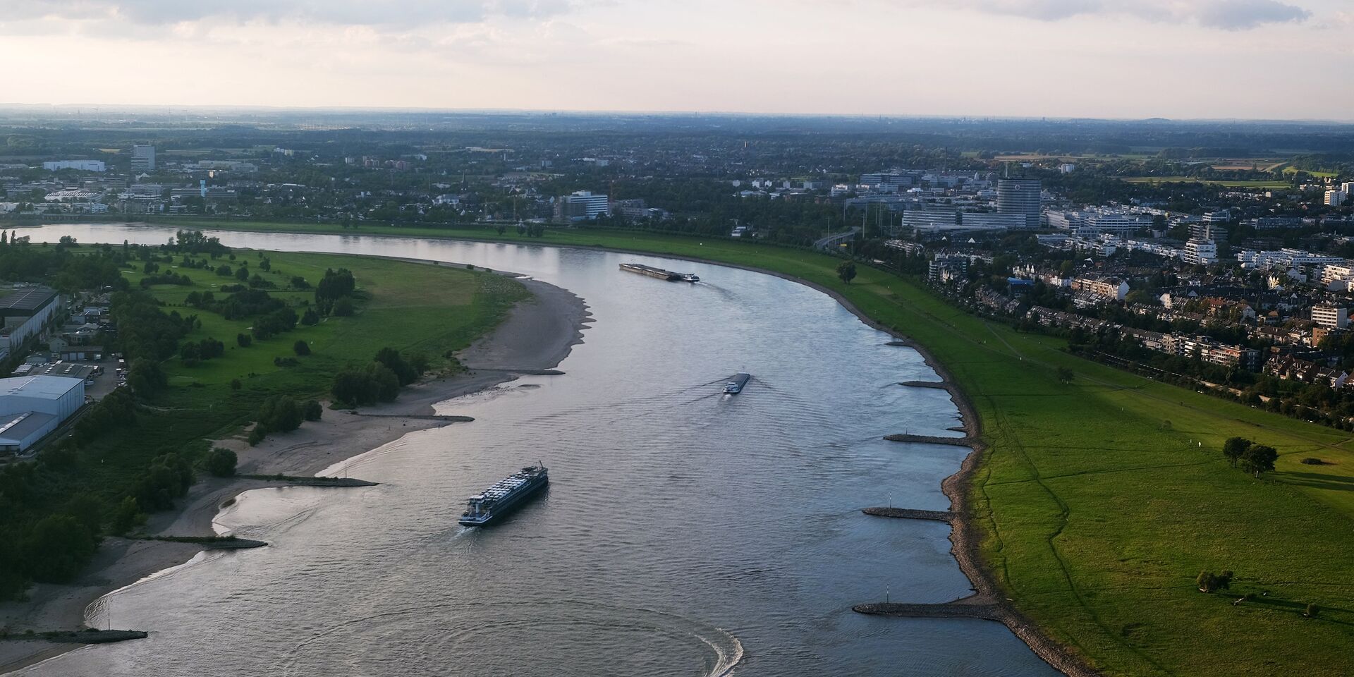 Река Рейн в Германии обмелела