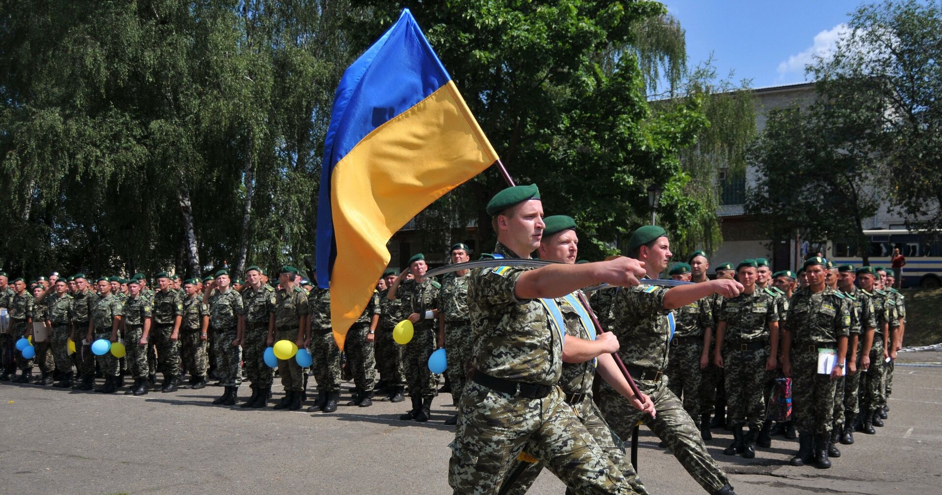 Встреча украинских пограничников, вернувшихся из зоны АТО - ИноСМИ, 1920, 19.07.2021