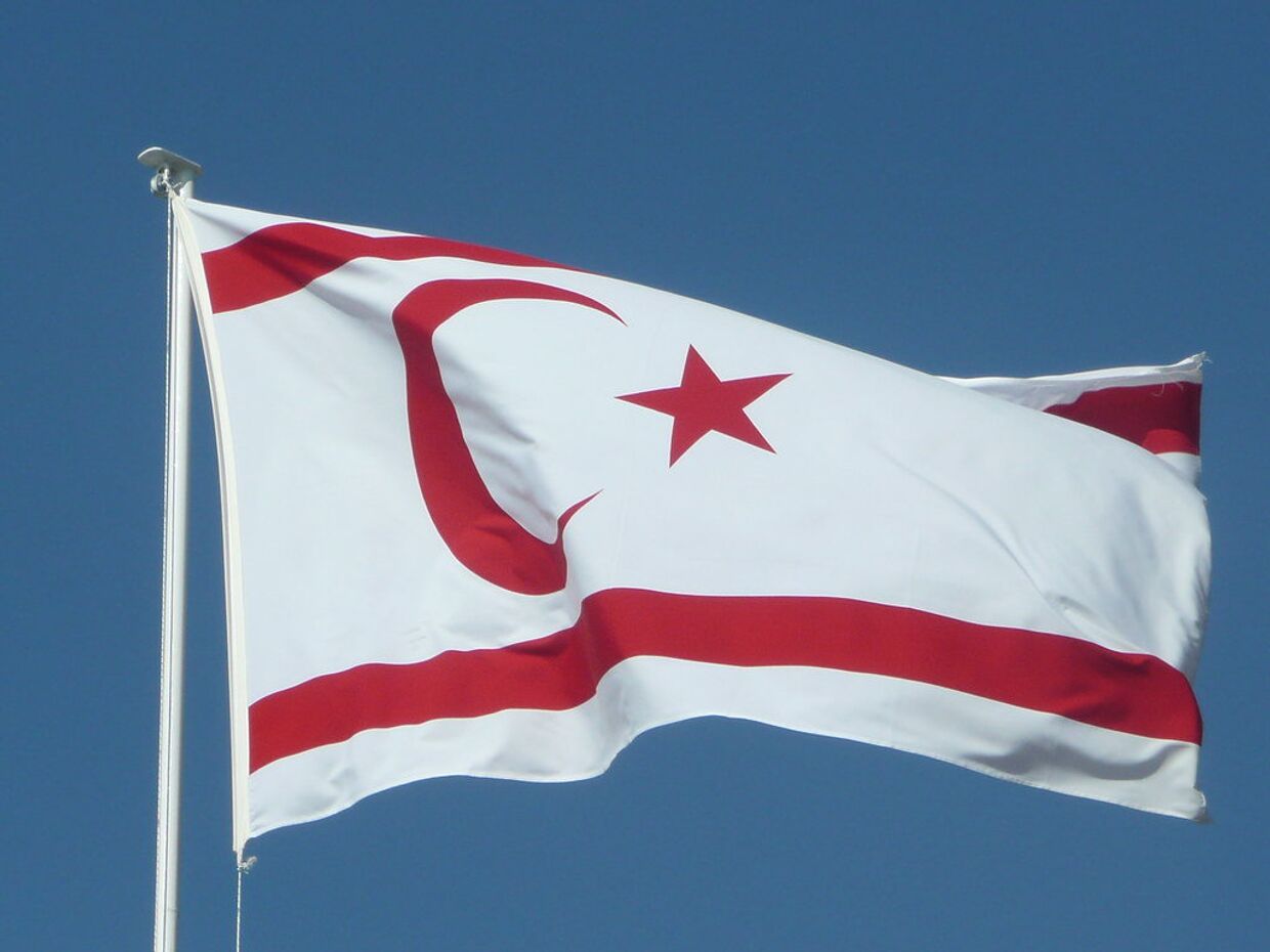 Флаг Турецкой республики Северного Кипра