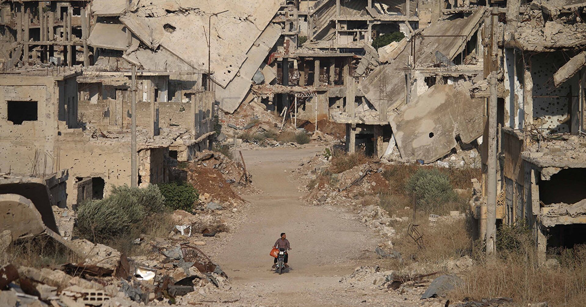 Руины зданий в городе Дараа, Сирия - ИноСМИ, 1920, 13.08.2021