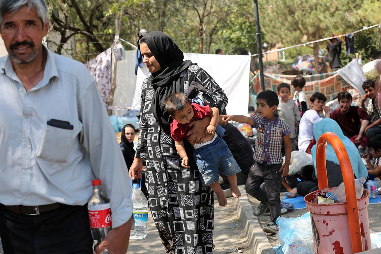 Афганские беженцы во временном лагере в Анкаре, 2018 год